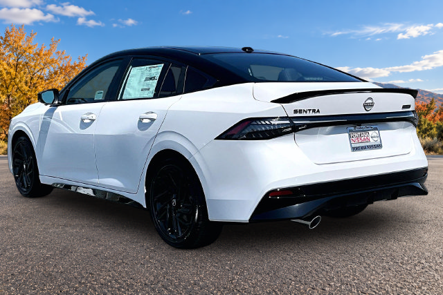 New 2027 Nissan Sentra SR w/ SR Premium Package FWD image 3