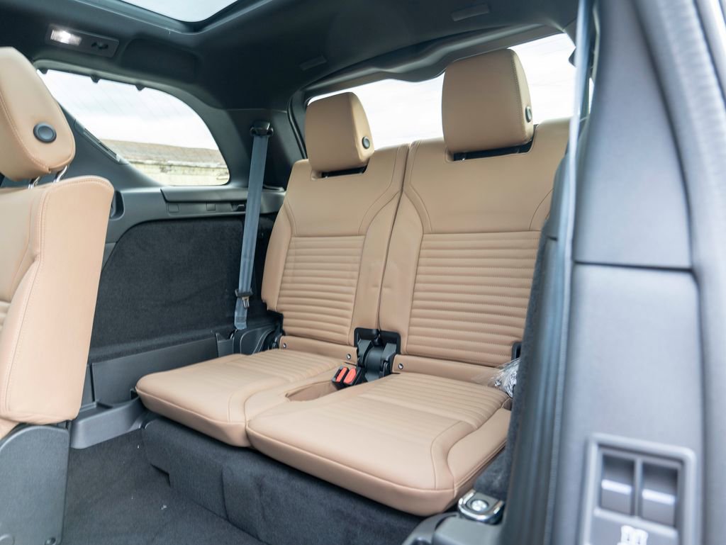 New 2026 Land Rover Discovery Limited Edition AWD/4WD image 24