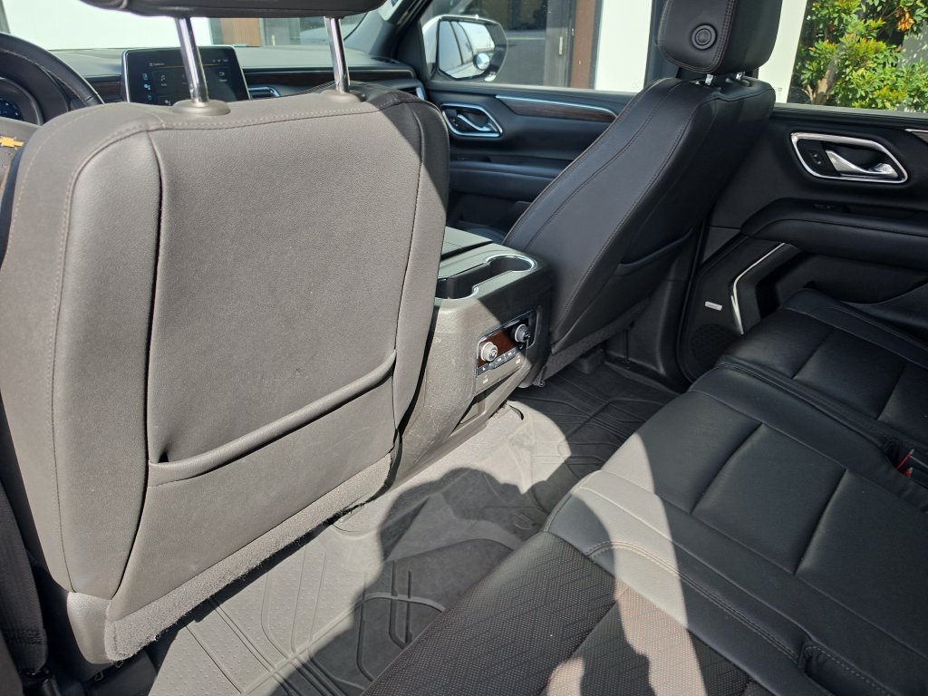 Used 2023 Chevrolet Suburban High Country w/ LPO, Illumination Package RWD image 14