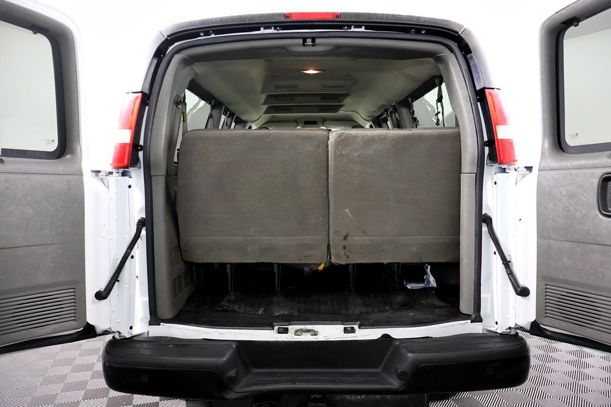 Used 2016 Chevrolet Express 3500 LS RWD image 10