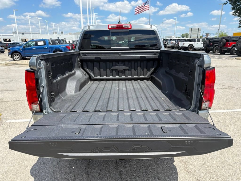 Used 2025 Chevrolet Colorado ZR2 w/ Technology Package AWD/4WD image 30