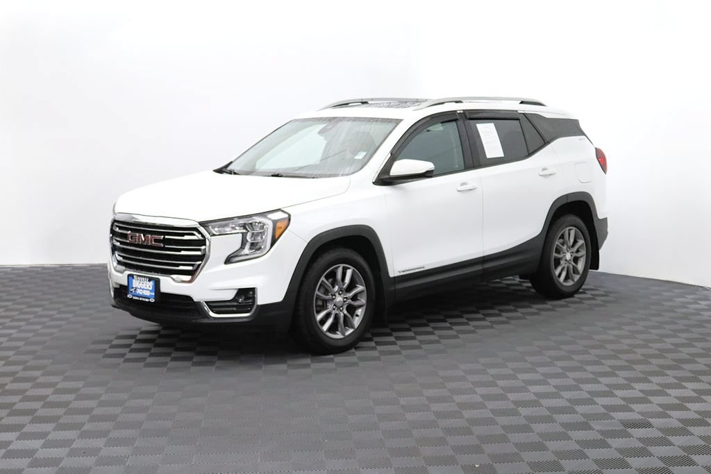 Used 2022 GMC Terrain SLT AWD/4WD image 3