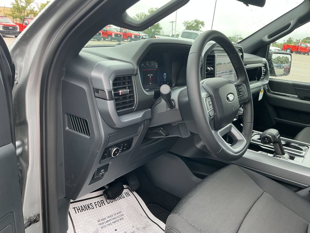 New 2026 Ford F150 XLT w/ XLT Black Appearance Package AWD/4WD image 17