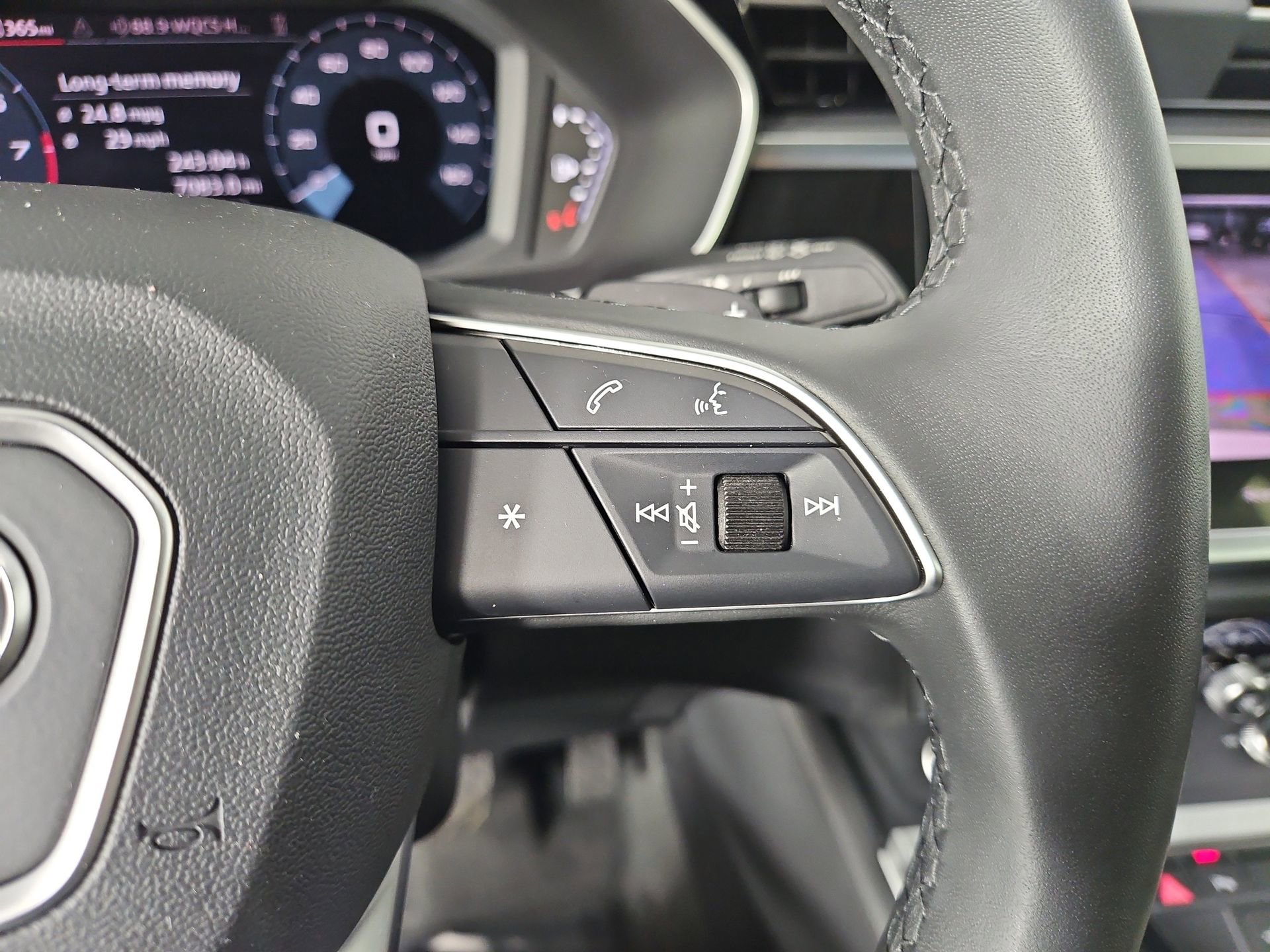 Certified 2025 Audi Q3 2.0T Premium w/ Convenience Package image 28