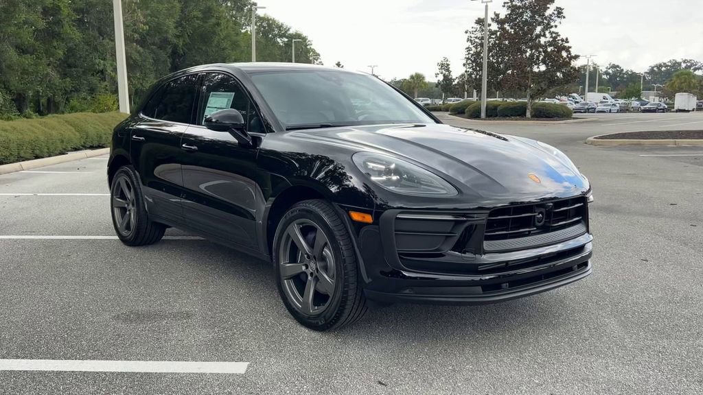 New 2026 Porsche Macan image 2