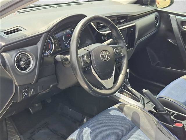 Used 2017 Toyota Corolla SE w/ Carpet Mat Package (TMS) FWD image 9