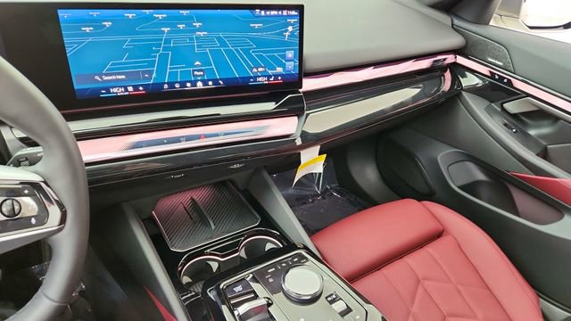 Used 2025 BMW i5 xDrive40 image 44