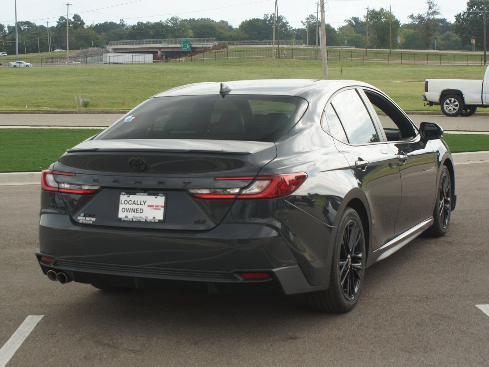 Used 2025 Toyota Camry SE w/ Convenience Package FWD image 19