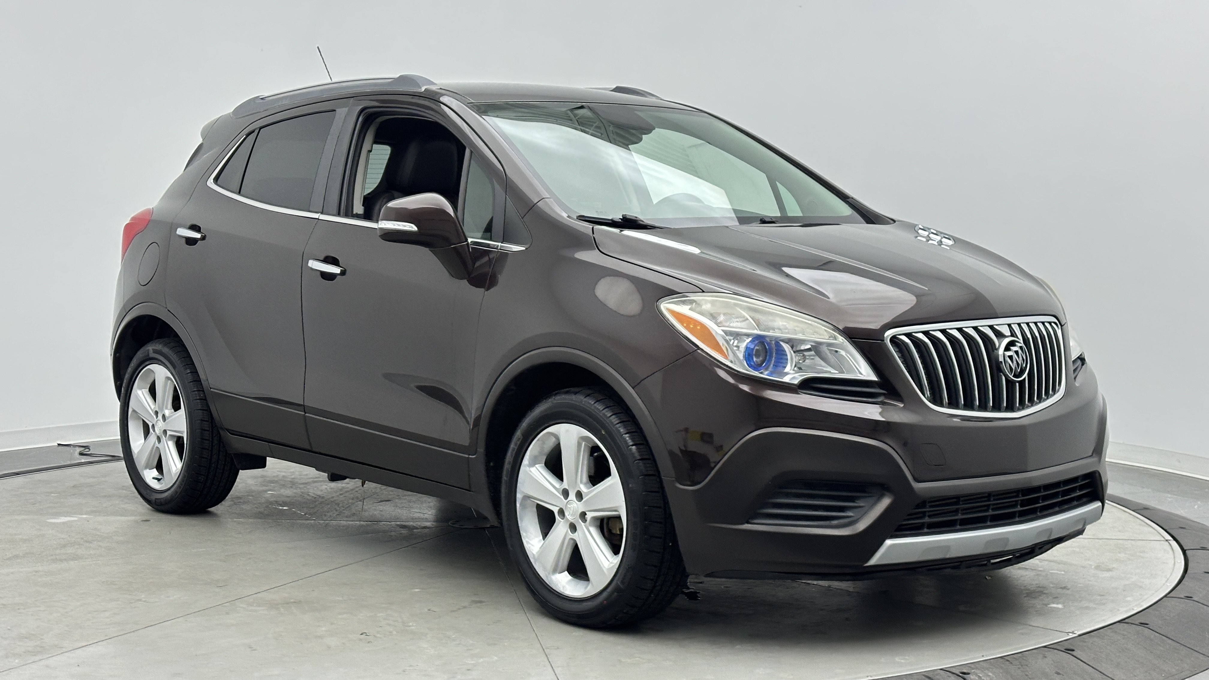 Used 2016 Buick Encore FWD image 3