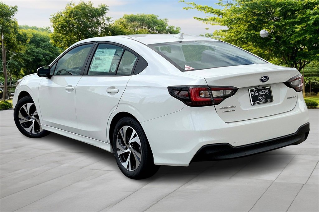 Used 2025 Subaru Legacy Premium image 3