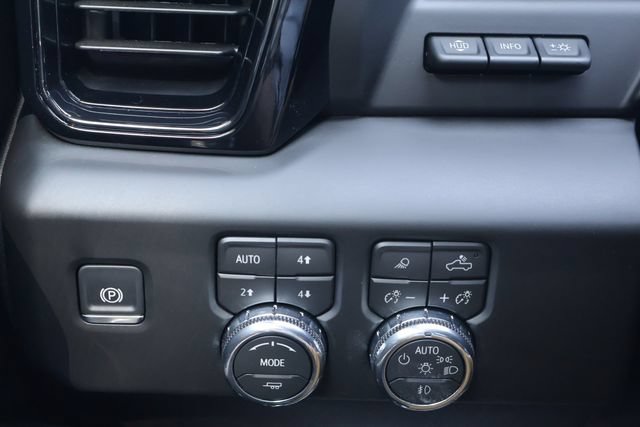 Used 2026 GMC Sierra 2500 AT4 w/ AT4 Premium Plus Package AWD/4WD image 17