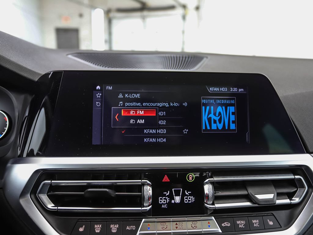 Used 2020 BMW 330i xDrive Sedan w/ Driving Assistance Package image 17