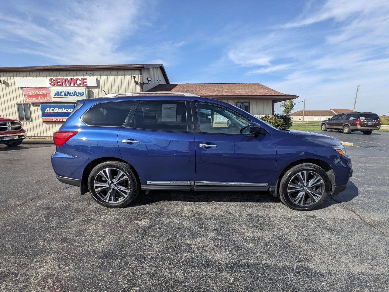 Used 2018 Nissan Pathfinder Platinum w/ Cargo Package