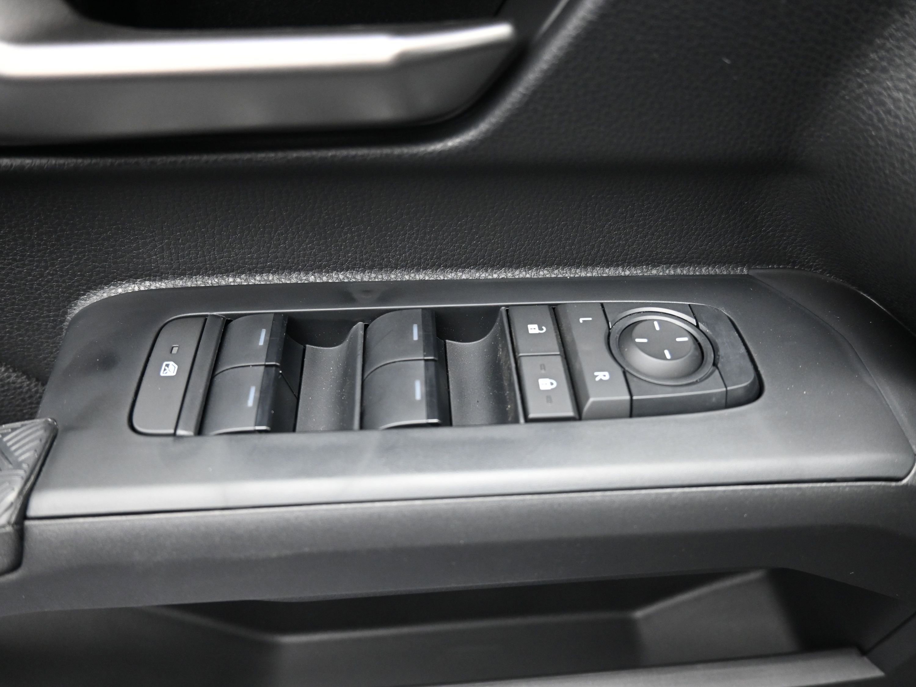 Certified 2025 Toyota Tacoma TRD Sport image 6