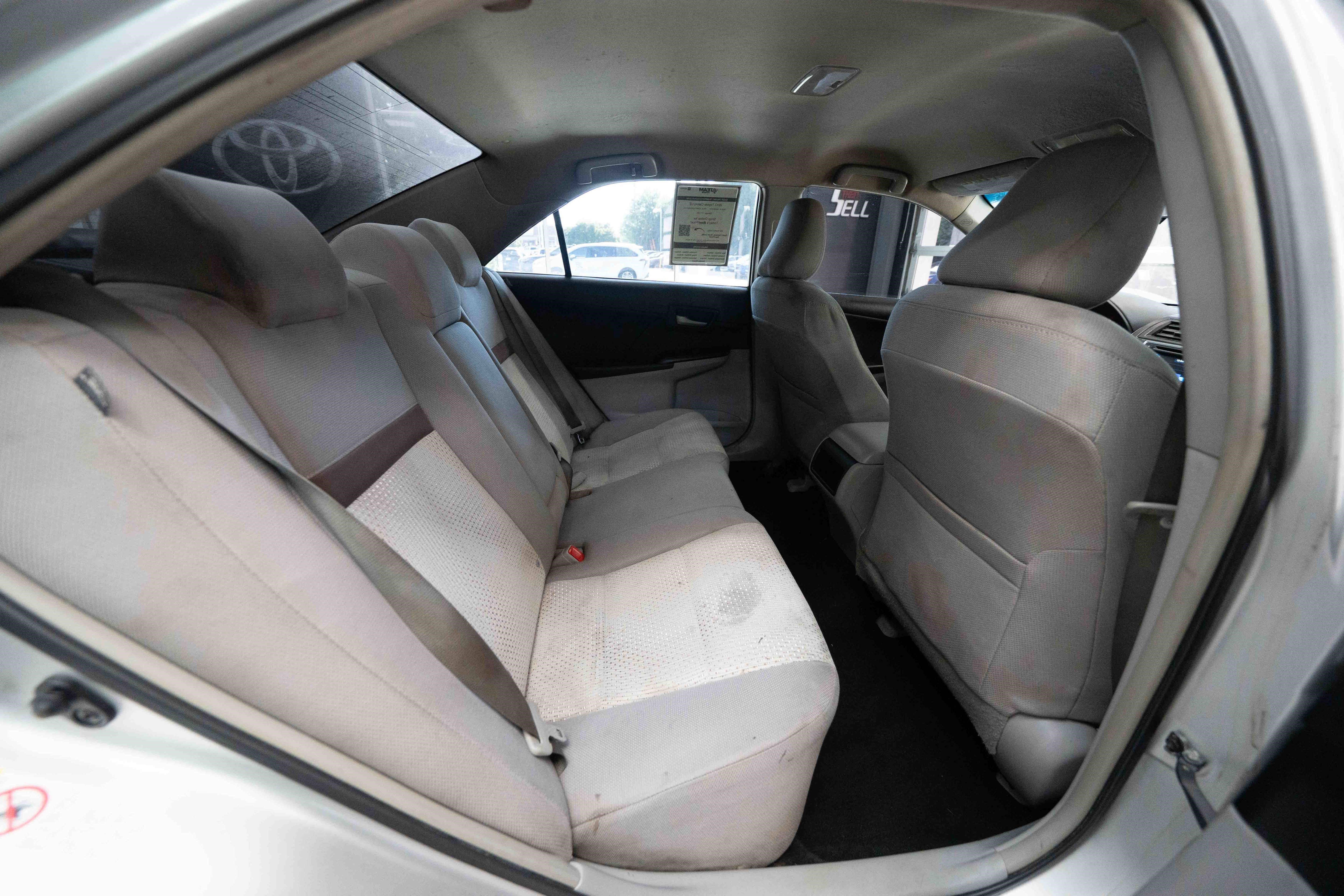 Used 2012 Toyota Camry LE FWD image 24