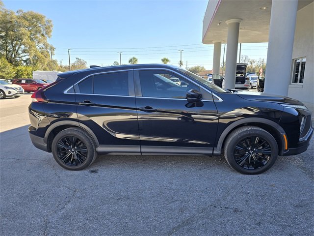 Used 2022 Mitsubishi Eclipse Cross LE image 3