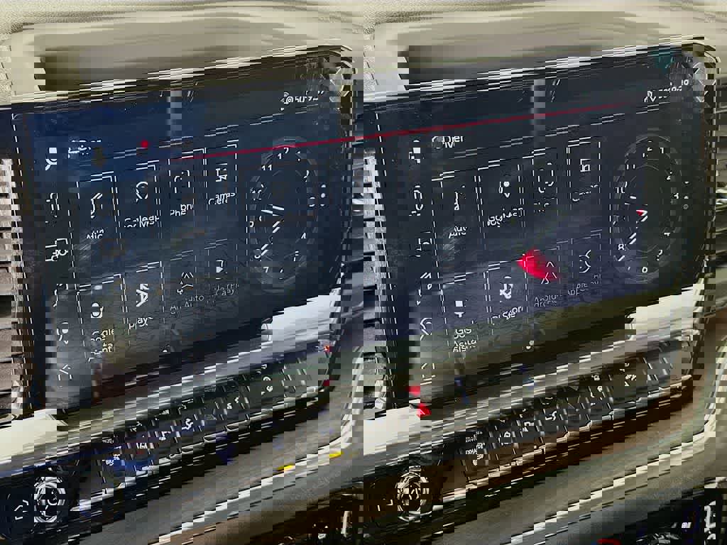 Used 2024 GMC Sierra 2500 SLT w/ SLT Premium Package AWD/4WD image 17