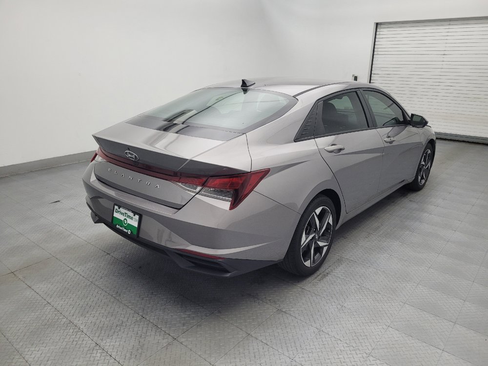 Used 2023 Hyundai Elantra SEL w/ Convenience Package FWD image 9