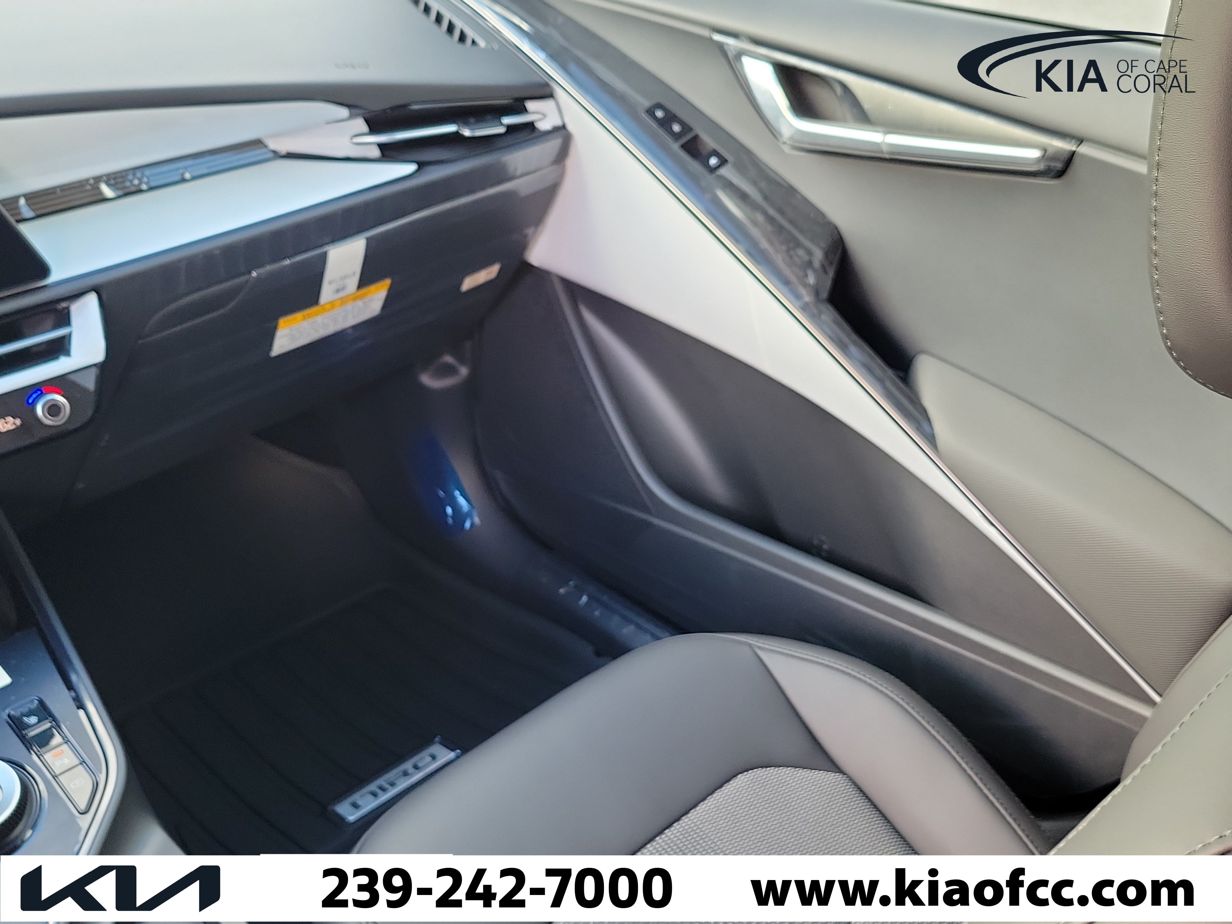 New 2026 Kia Niro Wind FWD image 19