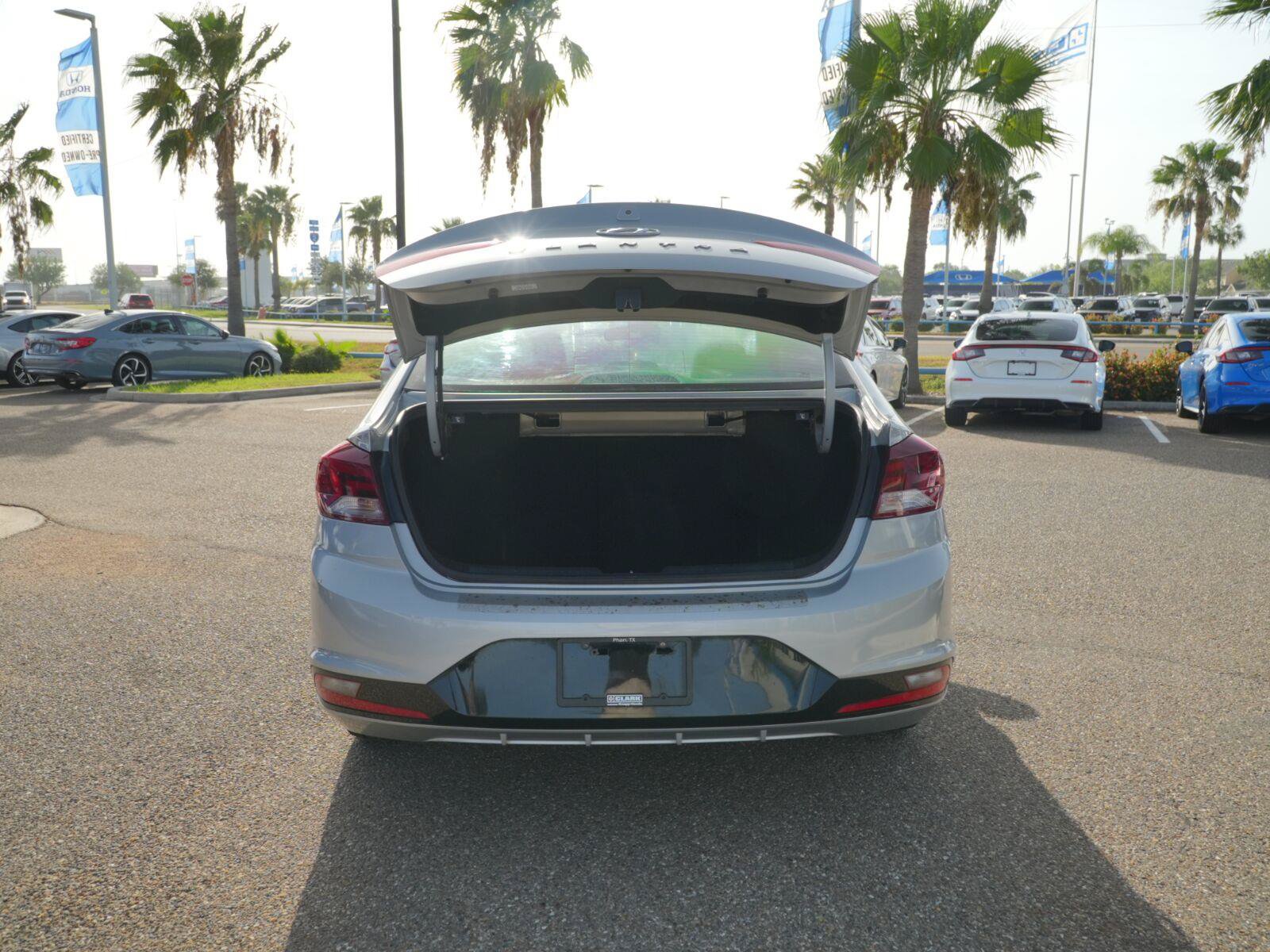 Used 2020 Hyundai Elantra SEL FWD image 11