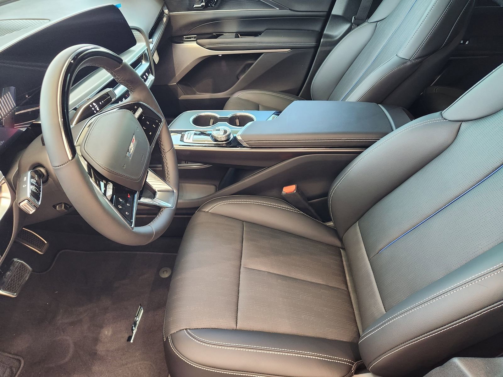New 2026 Cadillac Lyriq V image 10