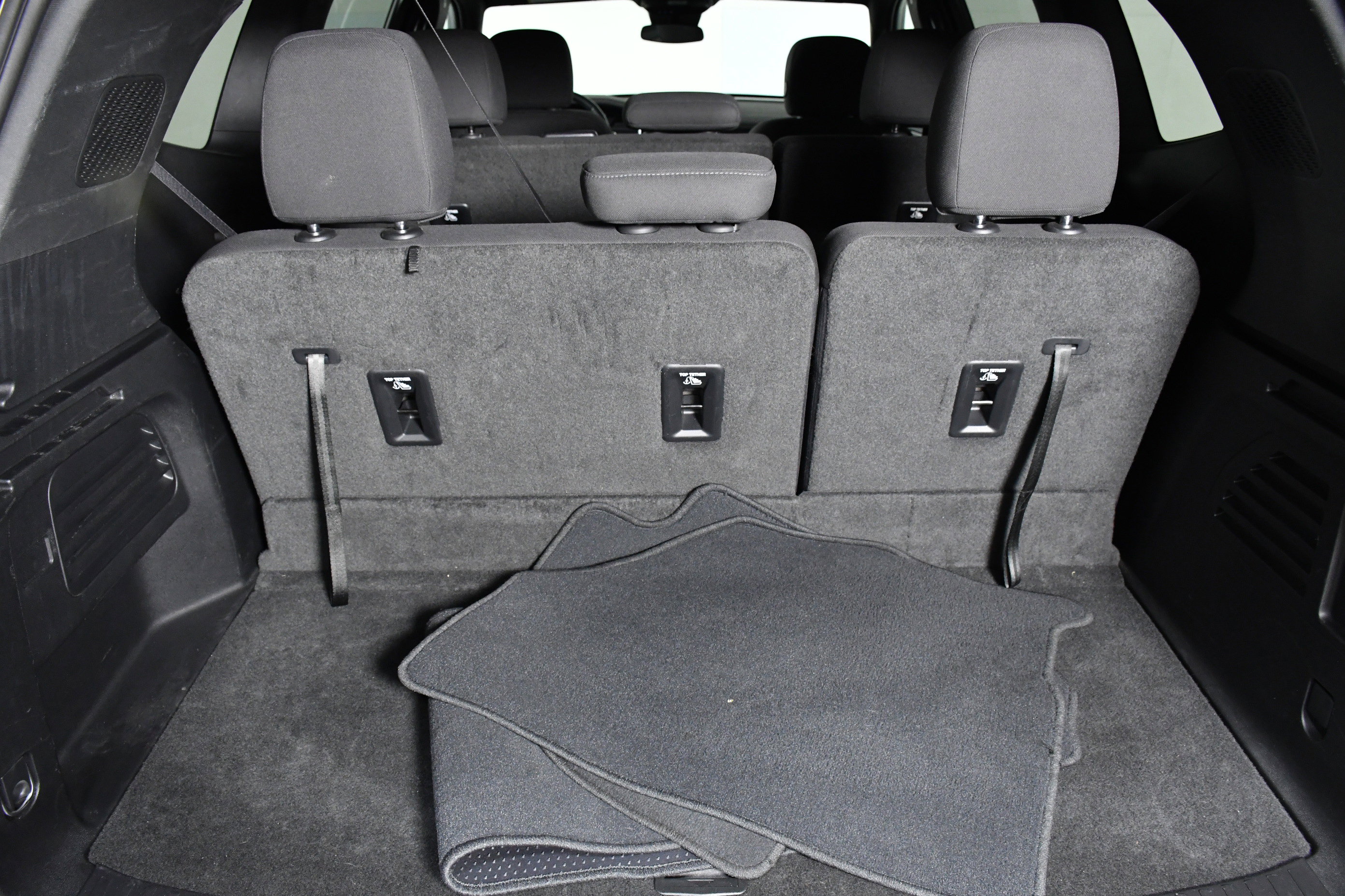 Used 2025 GMC Acadia Elevation image 35