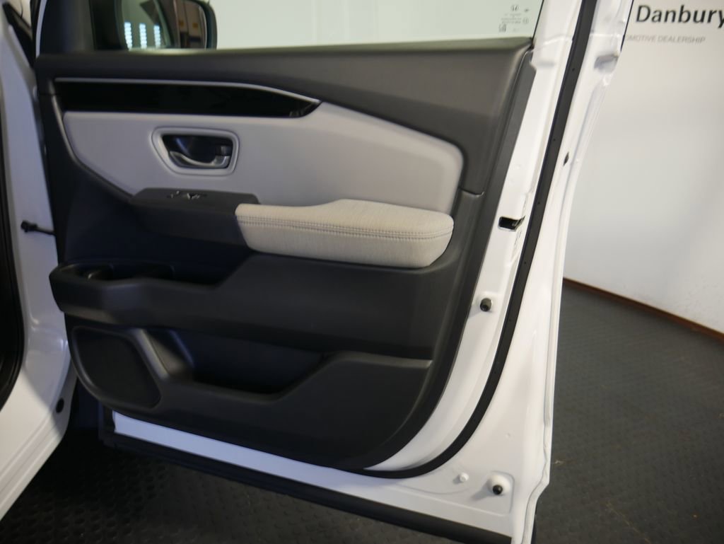 Certified 2023 Honda Pilot LX image 5