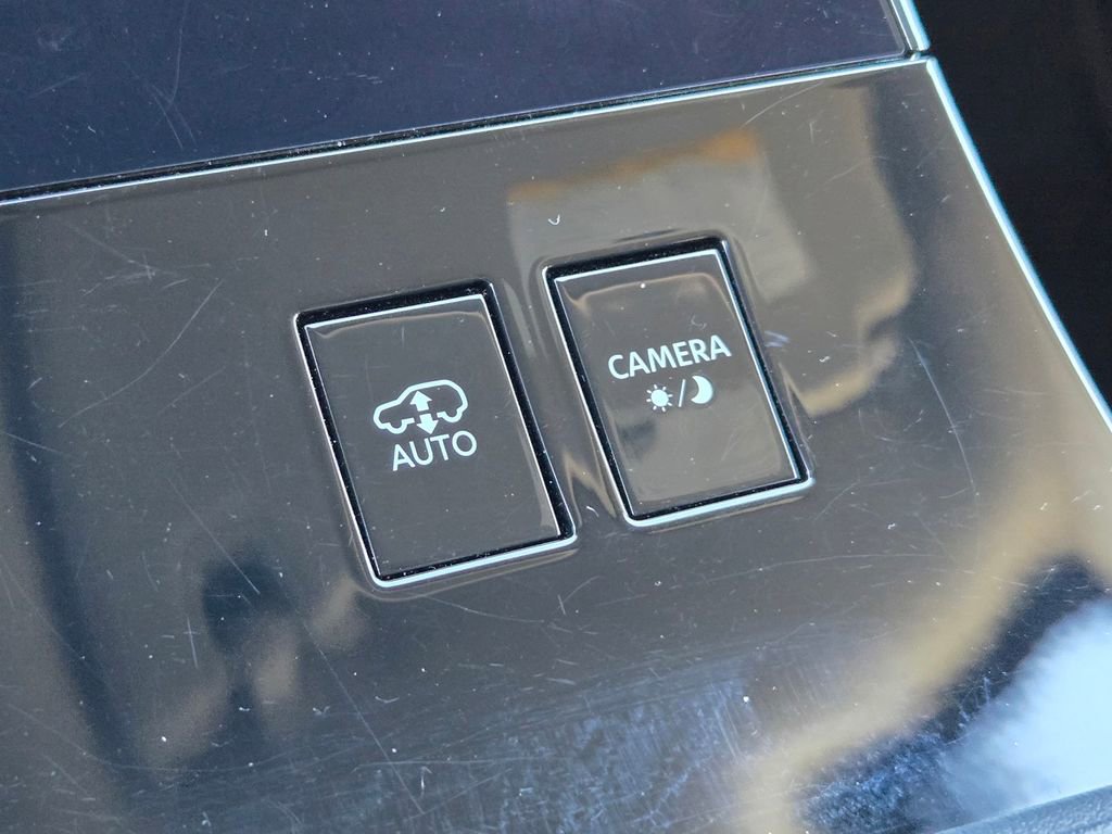 Used 2025 INFINITI QX80 Sensory image 23