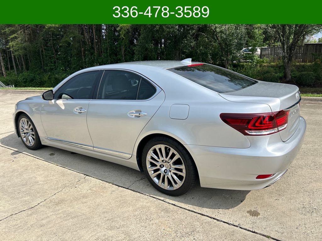 Used 2016 Lexus LS 460 w/ Comfort Package RWD image 3