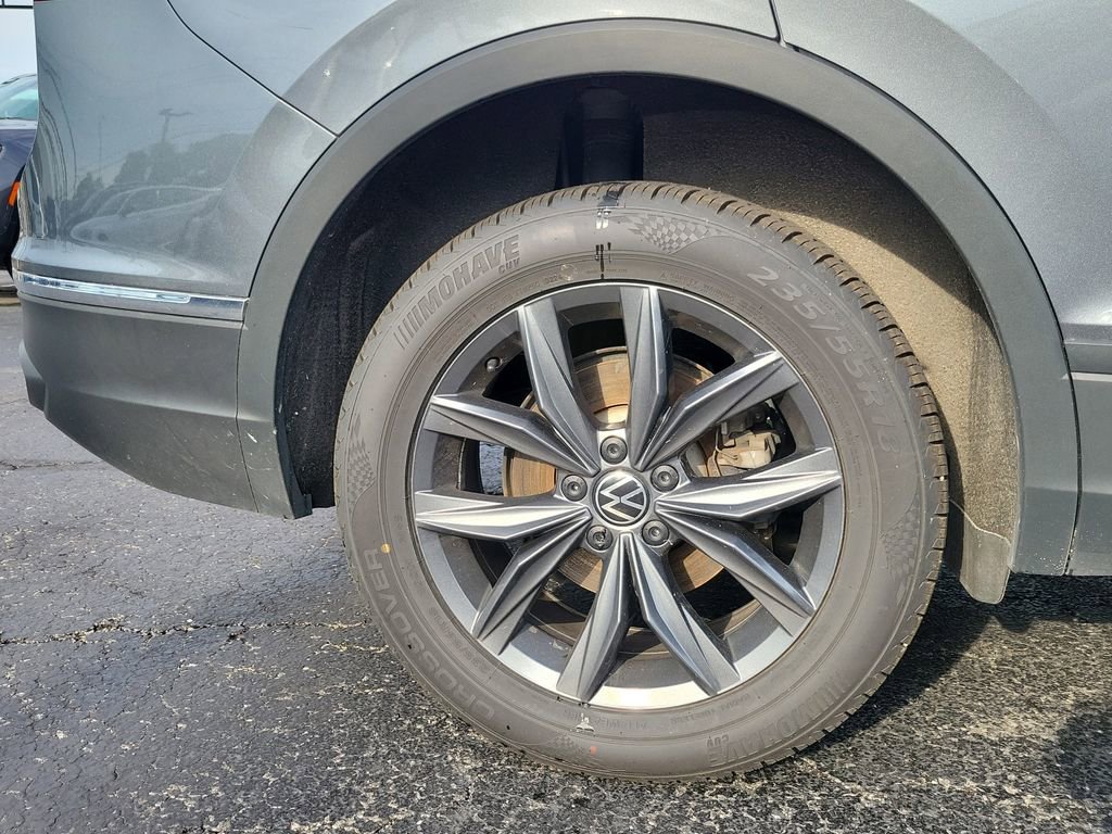 Used 2022 Volkswagen Tiguan SE image 9