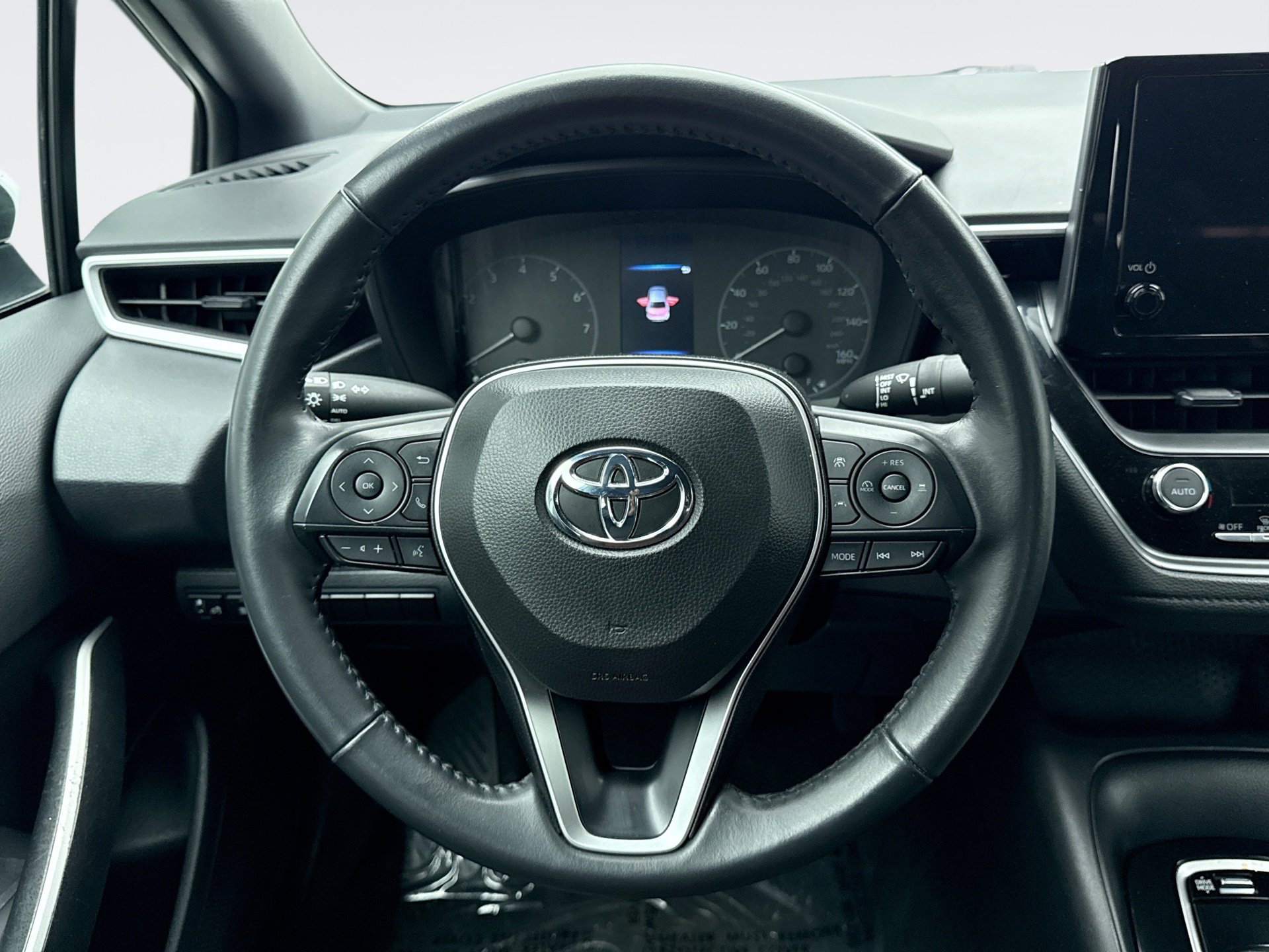 Used 2025 Toyota Corolla SE image 12