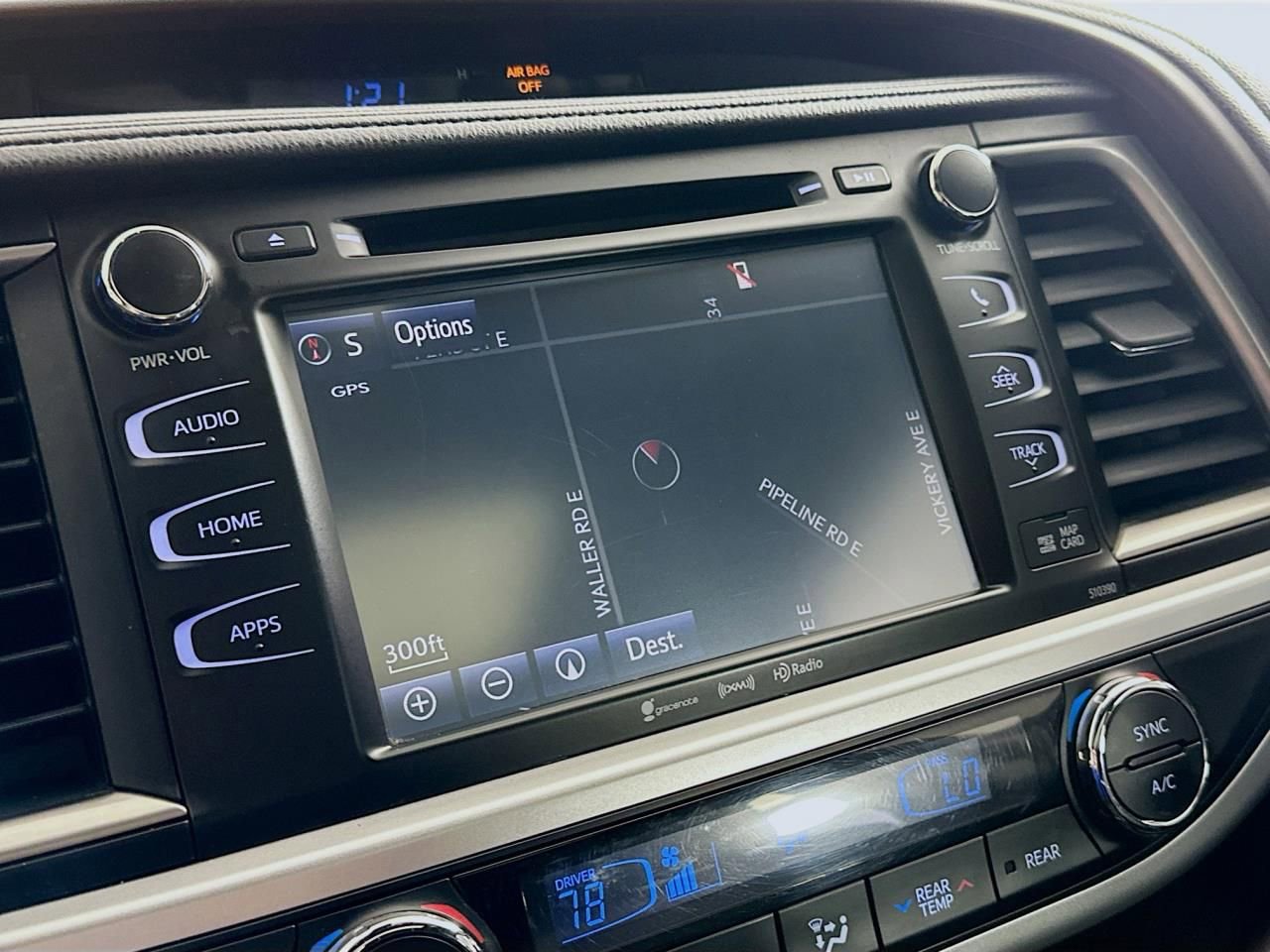 Used 2018 Toyota Highlander XLE image 34