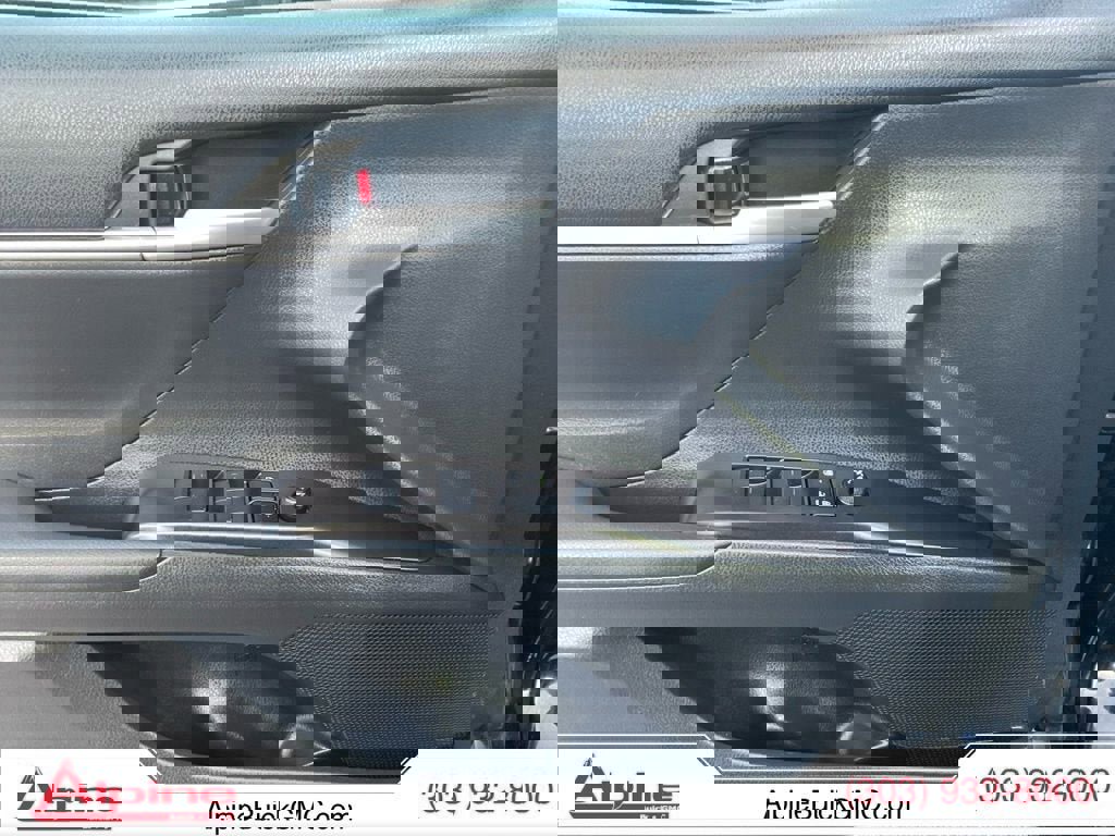 Used 2024 Toyota Camry SE image 18