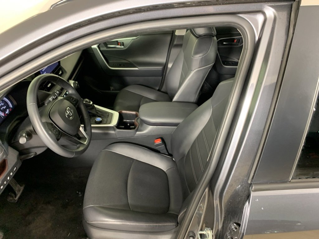 Used 2024 Toyota RAV4 Limited w/ Advanced Technology Package image 31