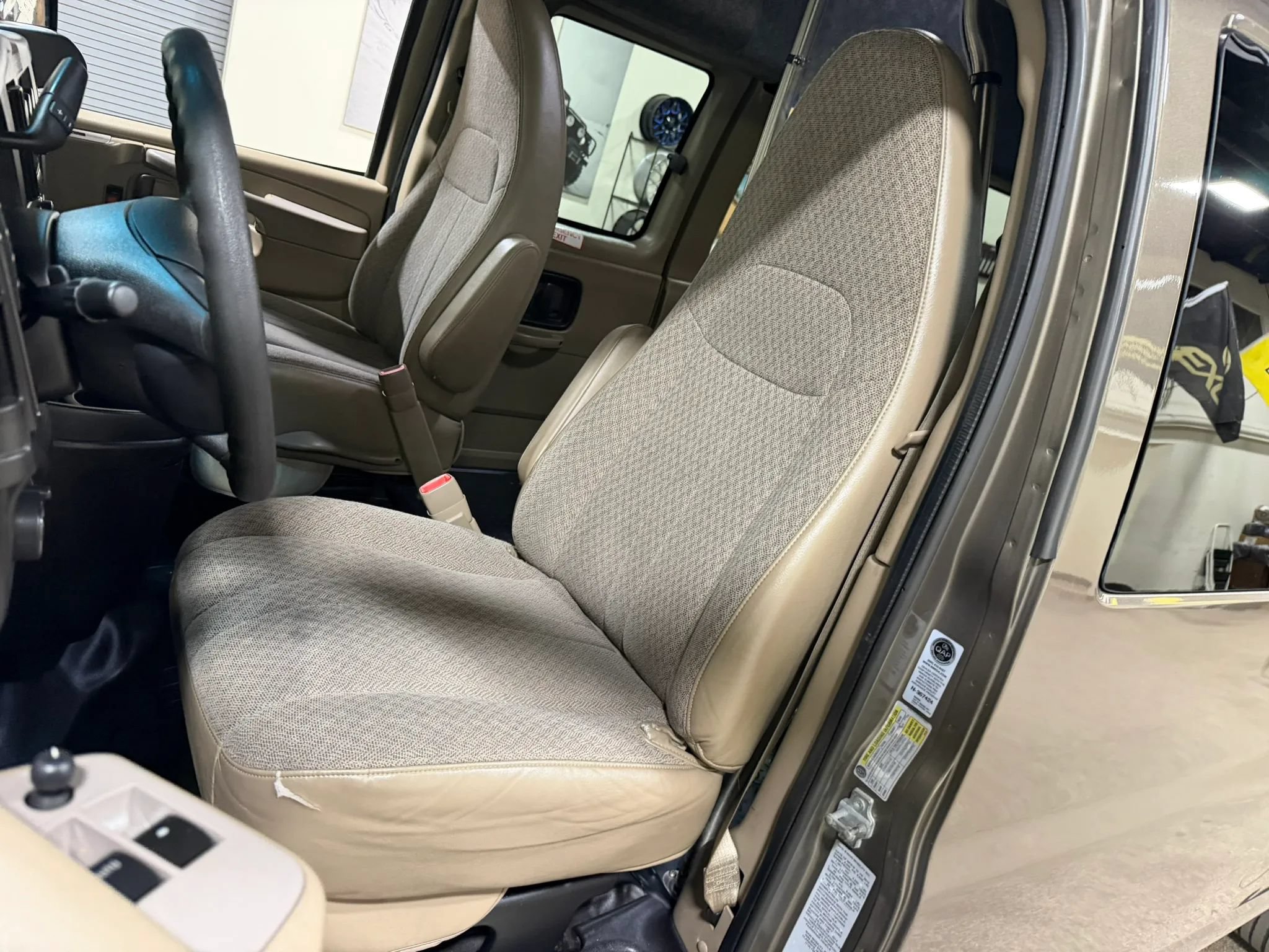 Used 2014 Chevrolet Express 3500 LT w/ LT Preferred Equipment Group RWD image 33