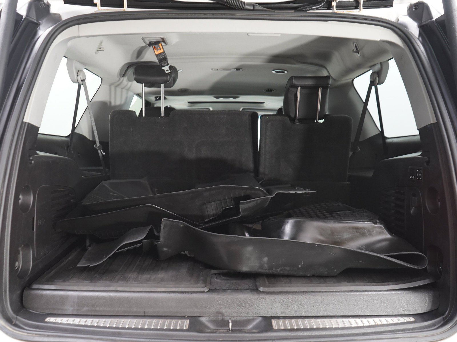 Used 2018 Chevrolet Suburban Premier w/ RST Edition AWD/4WD image 9