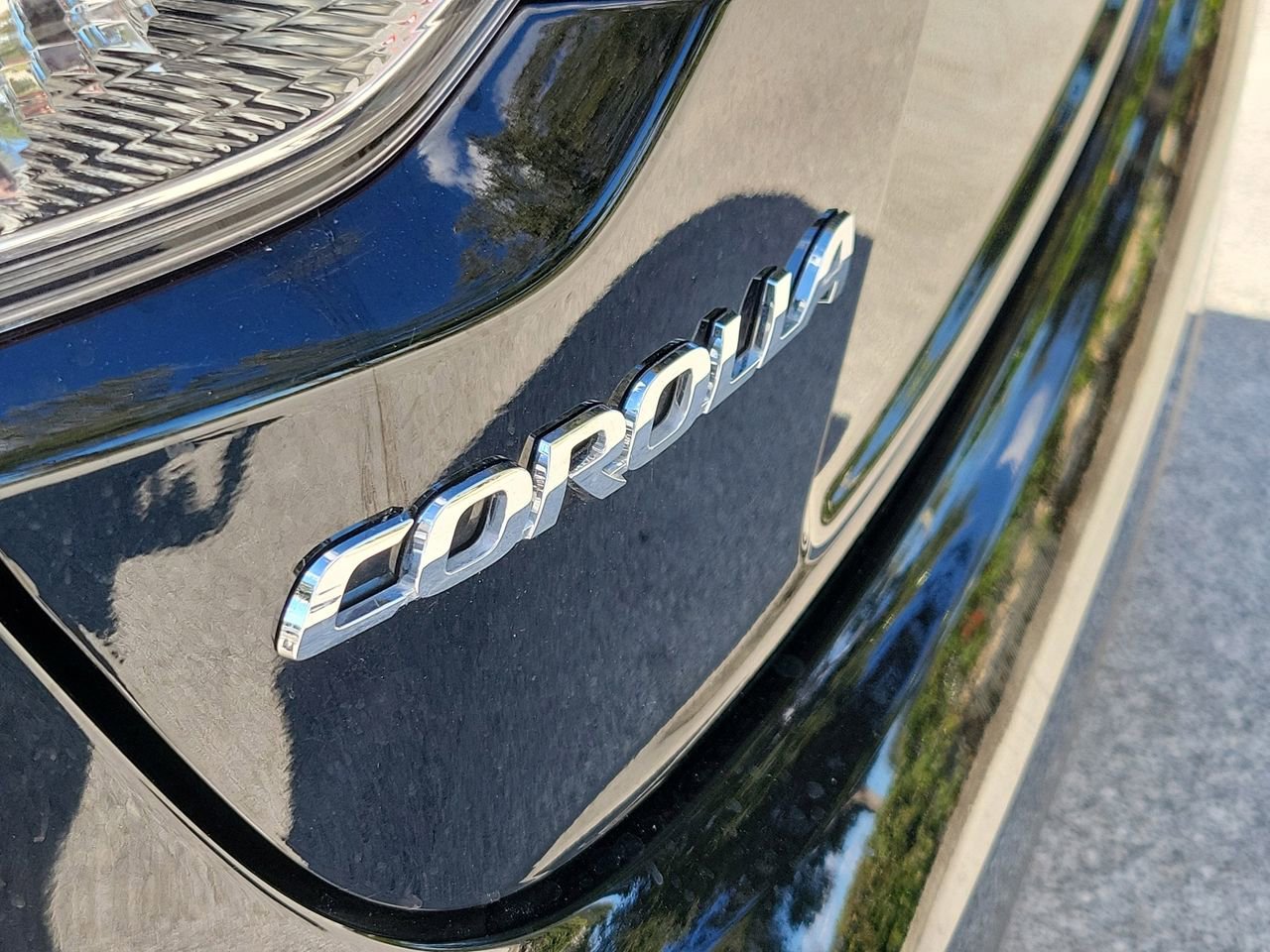 Used 2025 Toyota Corolla LE image 6