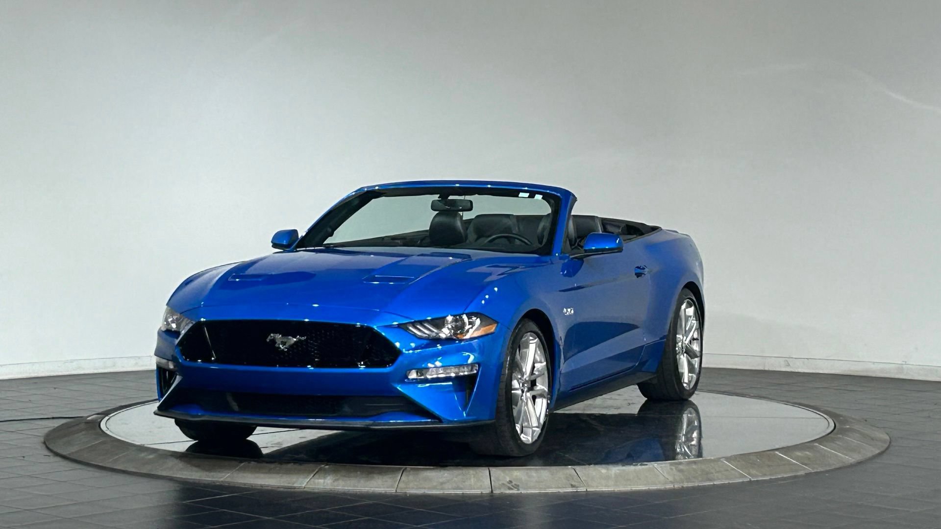 Used 2019 Ford Mustang GT Premium RWD image 14