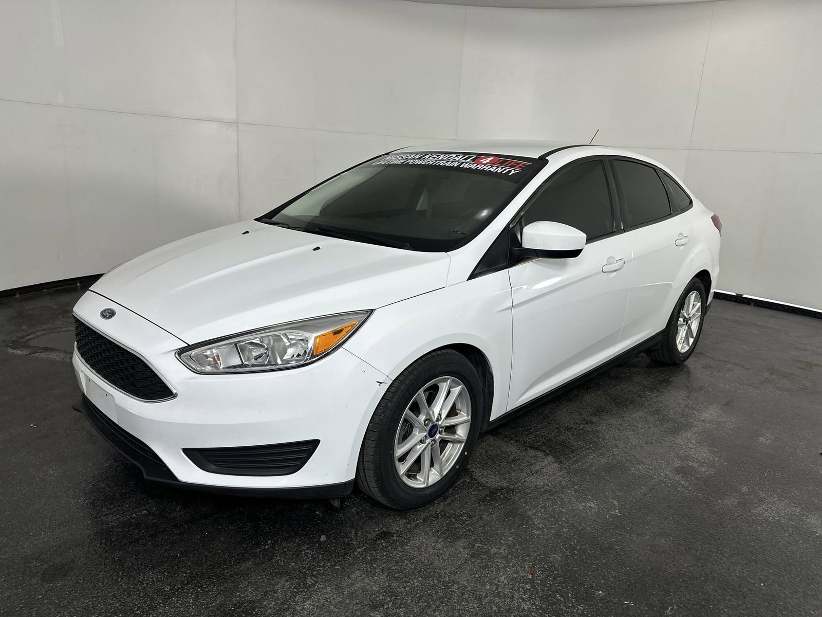 Used 2018 Ford Focus SE FWD image 4