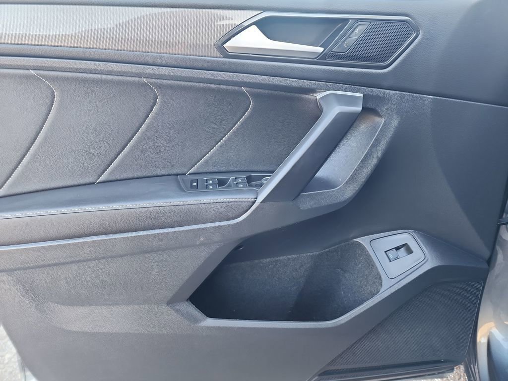 Used 2024 Volkswagen Tiguan SE image 12