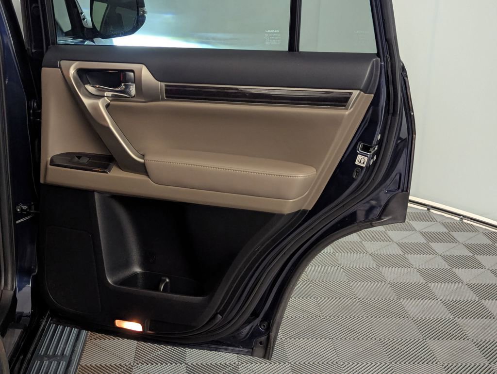 Used 2020 Lexus GX 460 Premium w/ Premium Package image 54