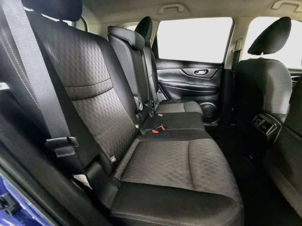 Used 2020 Nissan Rogue SV FWD image 26