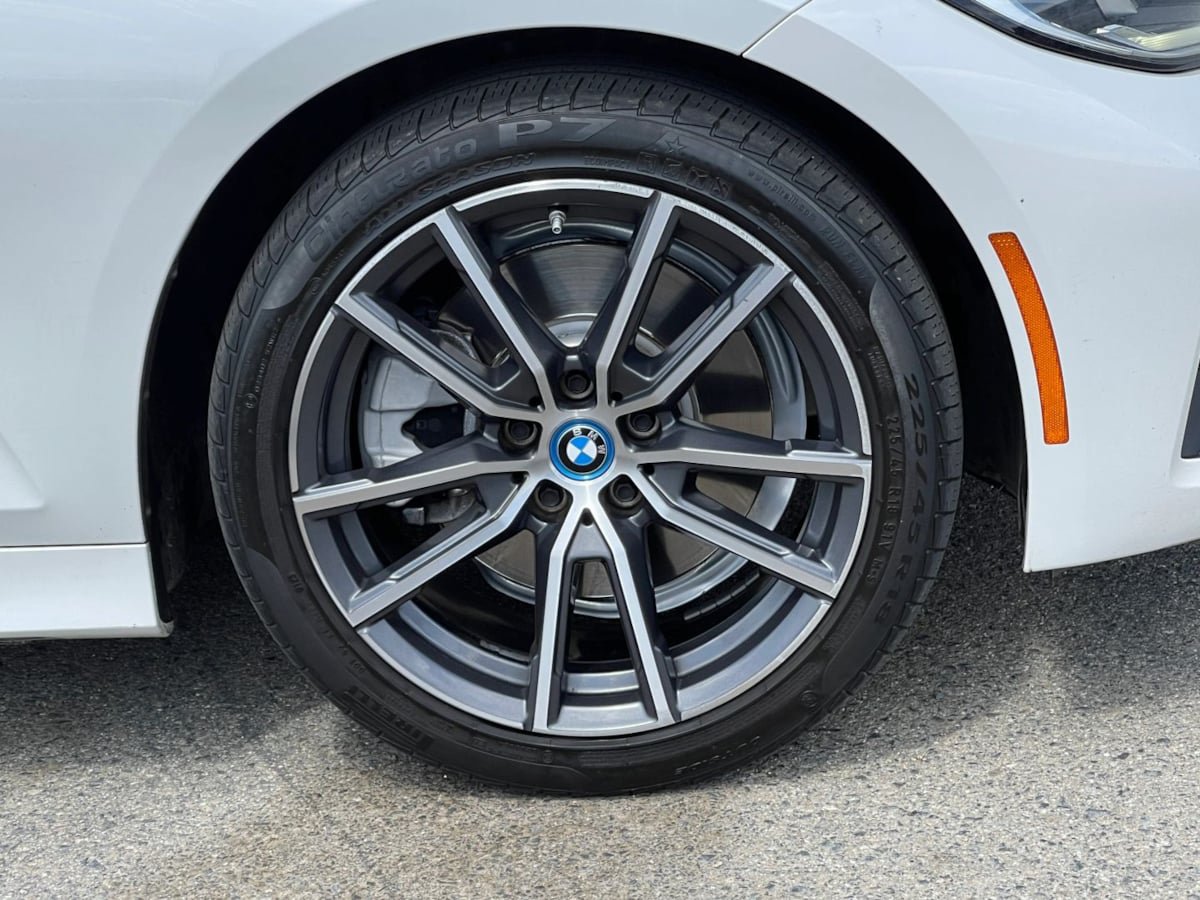 Used 2022 BMW 330e w/ Driving Assistance Package RWD image 37