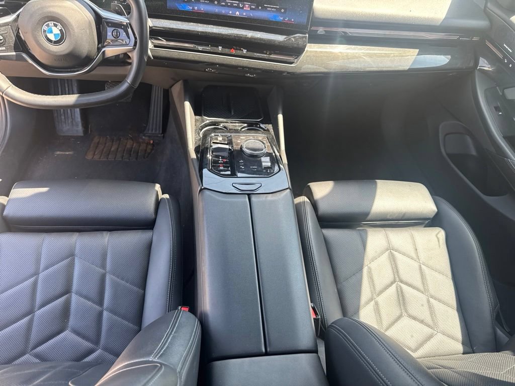 Used 2024 BMW 530i RWD image 21