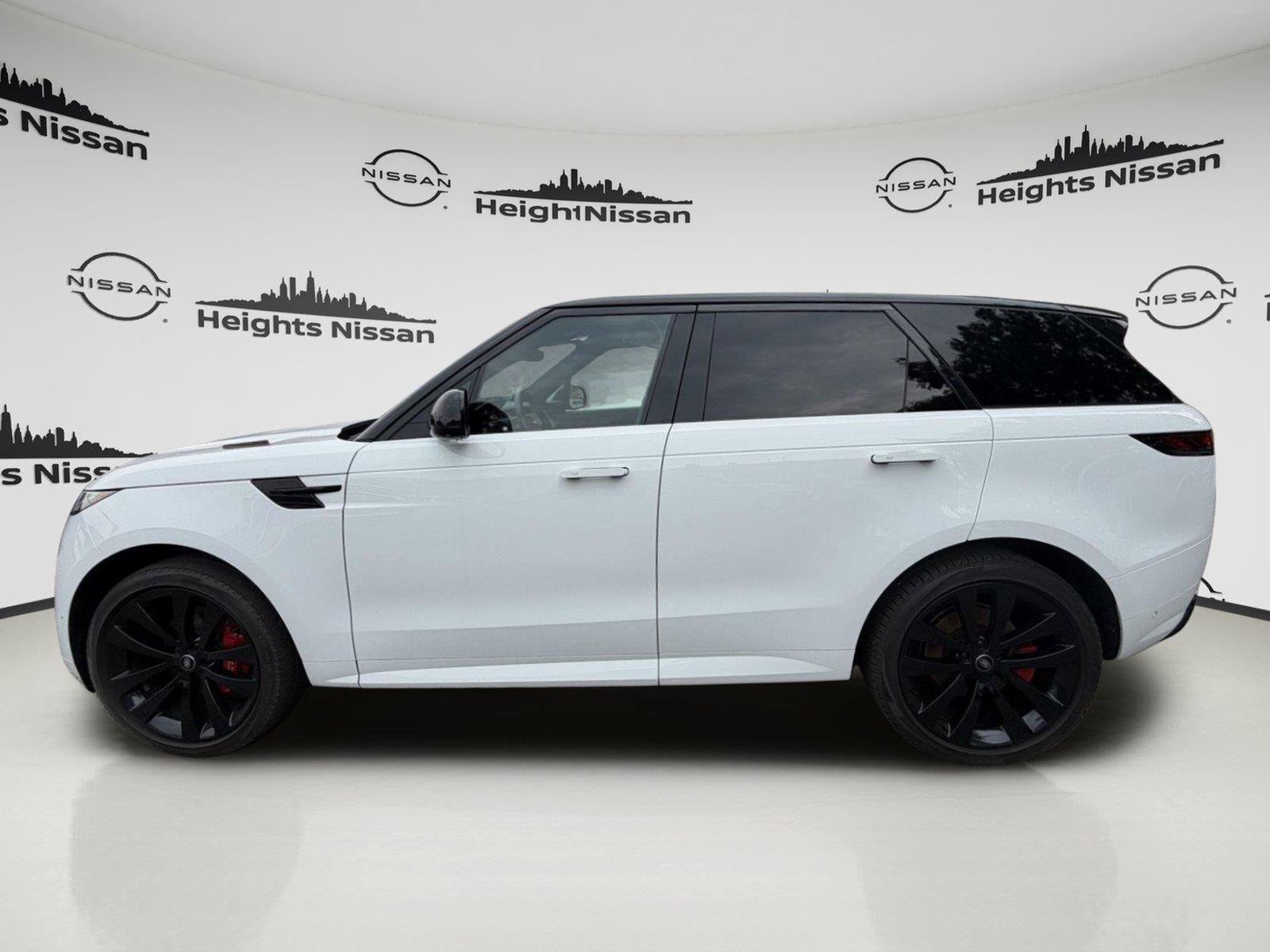 Used 2024 Land Rover Range Rover Sport Dynamic SE AWD/4WD image 2