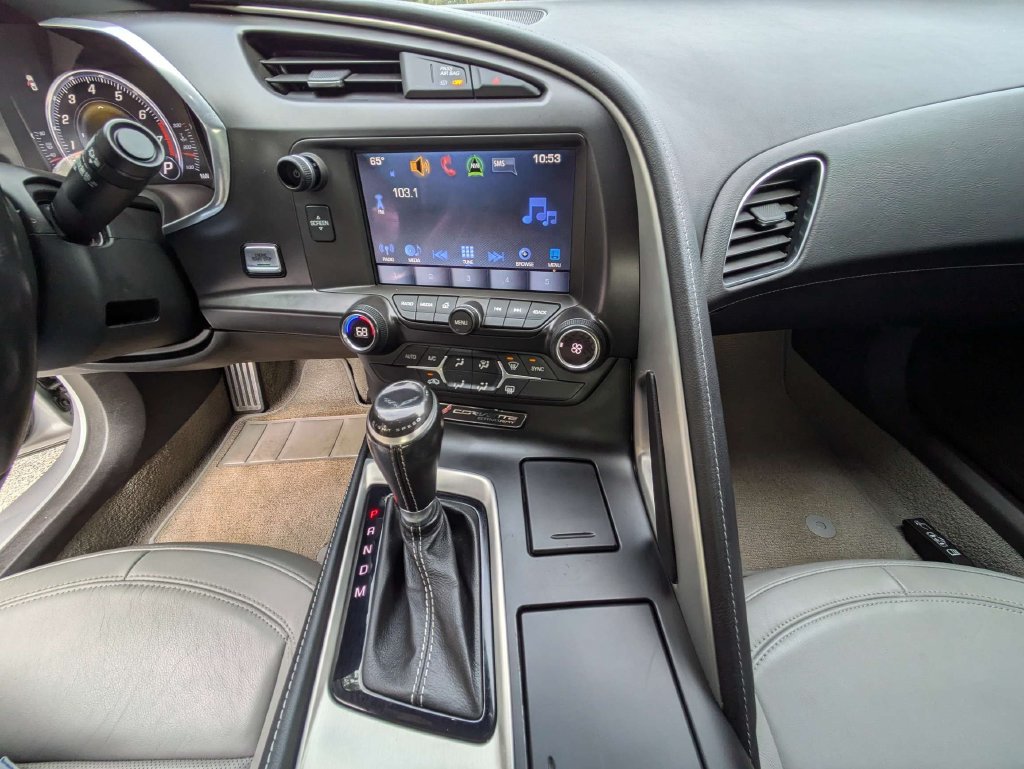 Used 2018 Chevrolet Corvette Stingray Coupe w/ 1LT RWD image 16
