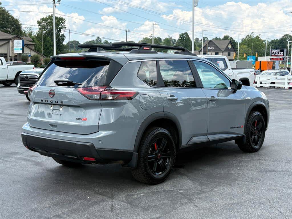 Used 2025 Nissan Rogue SV AWD/4WD image 3