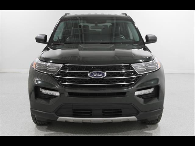 Certified 2023 Ford Explorer XLT w/ Equipment Group 202A AWD/4WD image 2