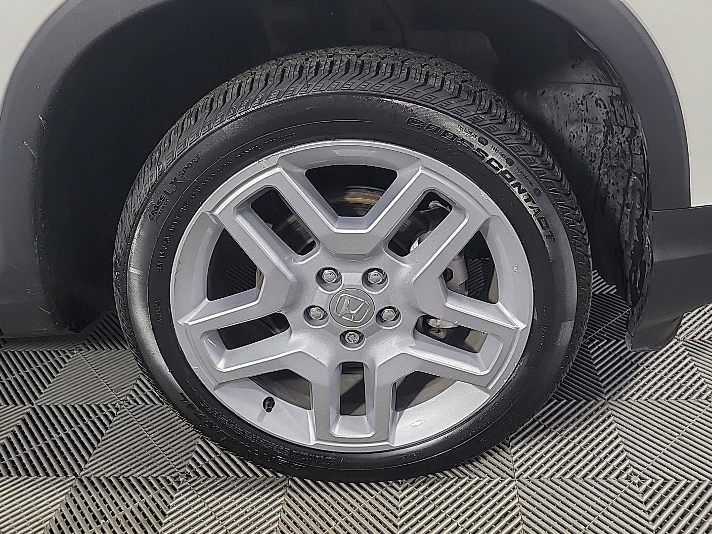 Certified 2024 Honda Passport EX-L image 3