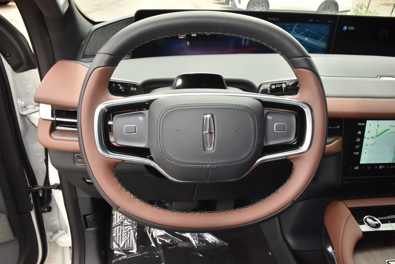 New 2026 Lincoln Navigator Reserve AWD/4WD image 23